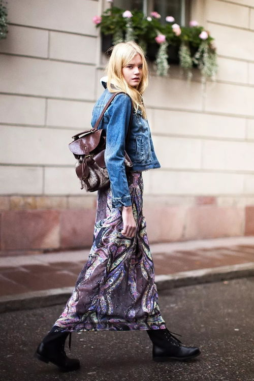 二、短牛仔上衣与长裙的混搭