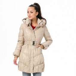 二、长款羽绒服的时尚搭配