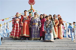 二、蒙古族服饰：草原文化的象征