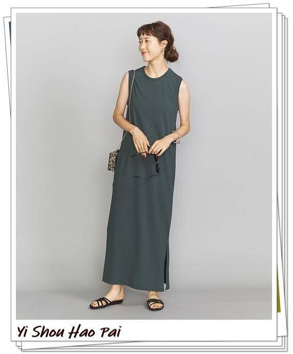 三、简约T恤连衣裙