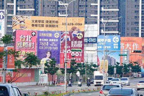 一、零小约零食连锁总部的市场定位