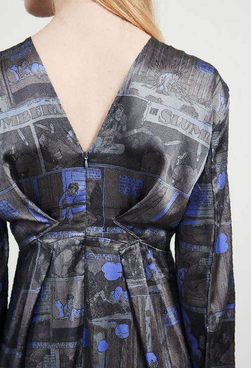 一、流行元素融入连衣裙设计