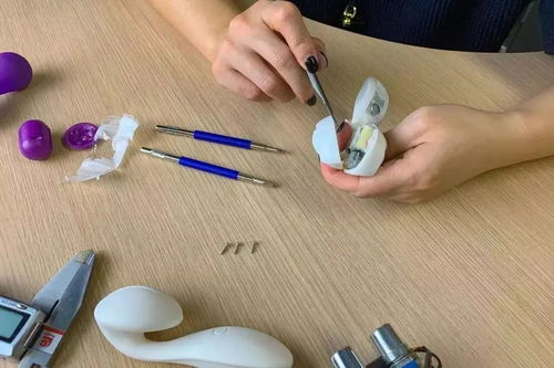 二、如何挑选合适的私密紧致情趣玩具