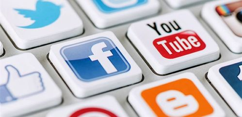 3. 关注官方社交媒体账号